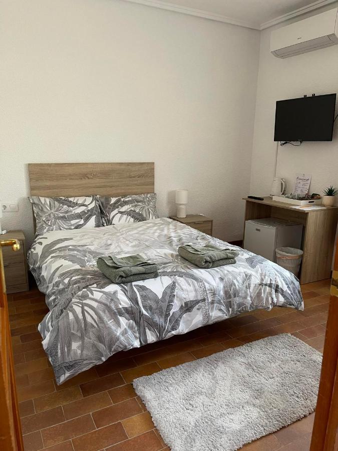 Djm Palms - Shared Casa Rural - Casa Rural Compartida - No Es Una Casa Privada Ayora 외부 사진